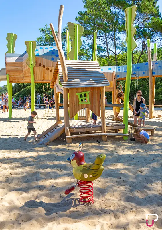 Cabane et jeu sur ressort